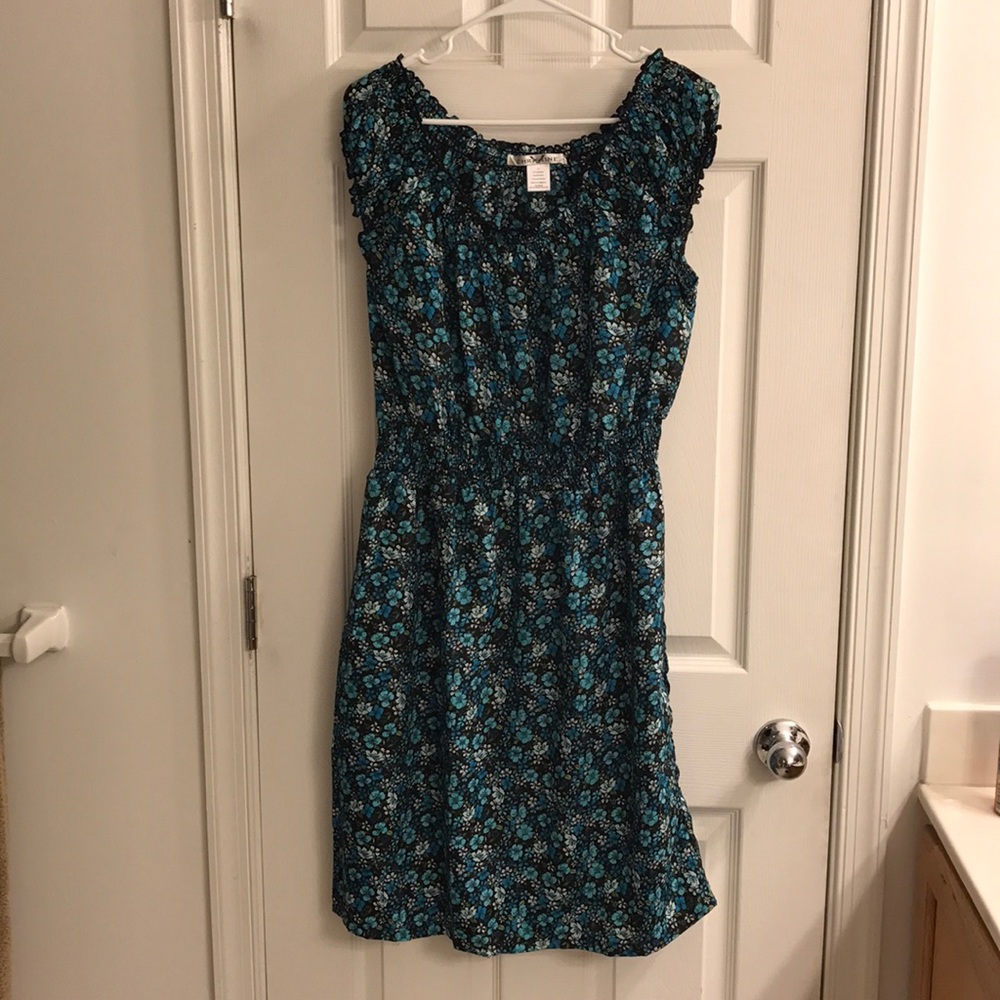 Floral knee-length dress